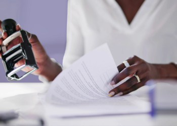 A California licensed notary public